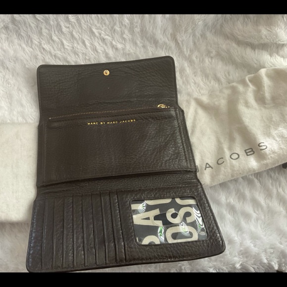Marc by Marc Jacobs TriFold Wallet Dark Brown Leather - Picture 5 of 5